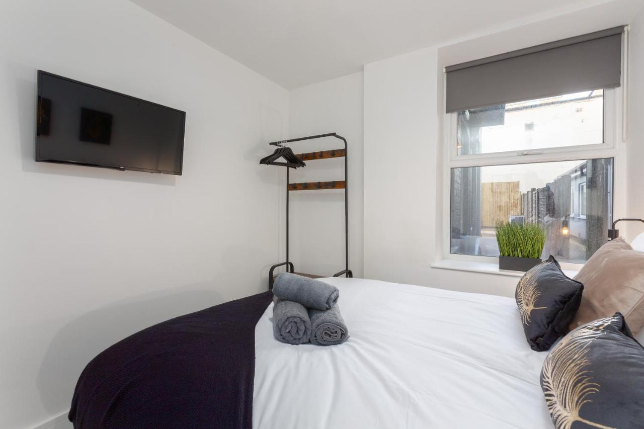 Charles Alexander Short Stay - Charnley House Apartments Blackpool Exterior photo